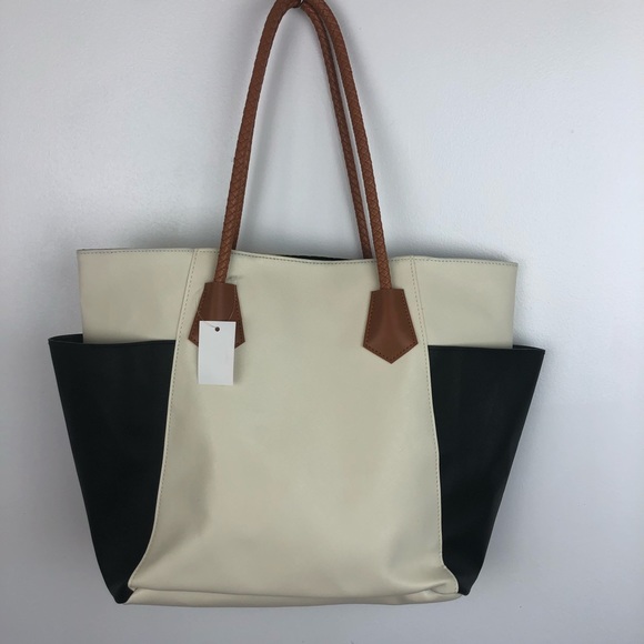Super Cute NWOT Cream & Black Tote Bag Size 16 x 12 x 5 - Picture 1 of 6